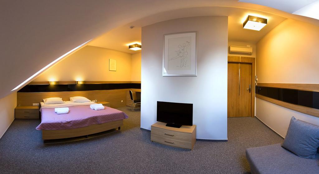 Hotel Karo Ράντομ Δωμάτιο φωτογραφία