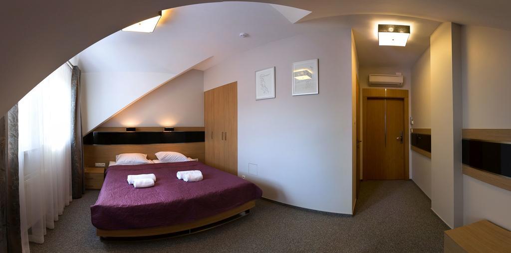 Hotel Karo Ράντομ Εξωτερικό φωτογραφία