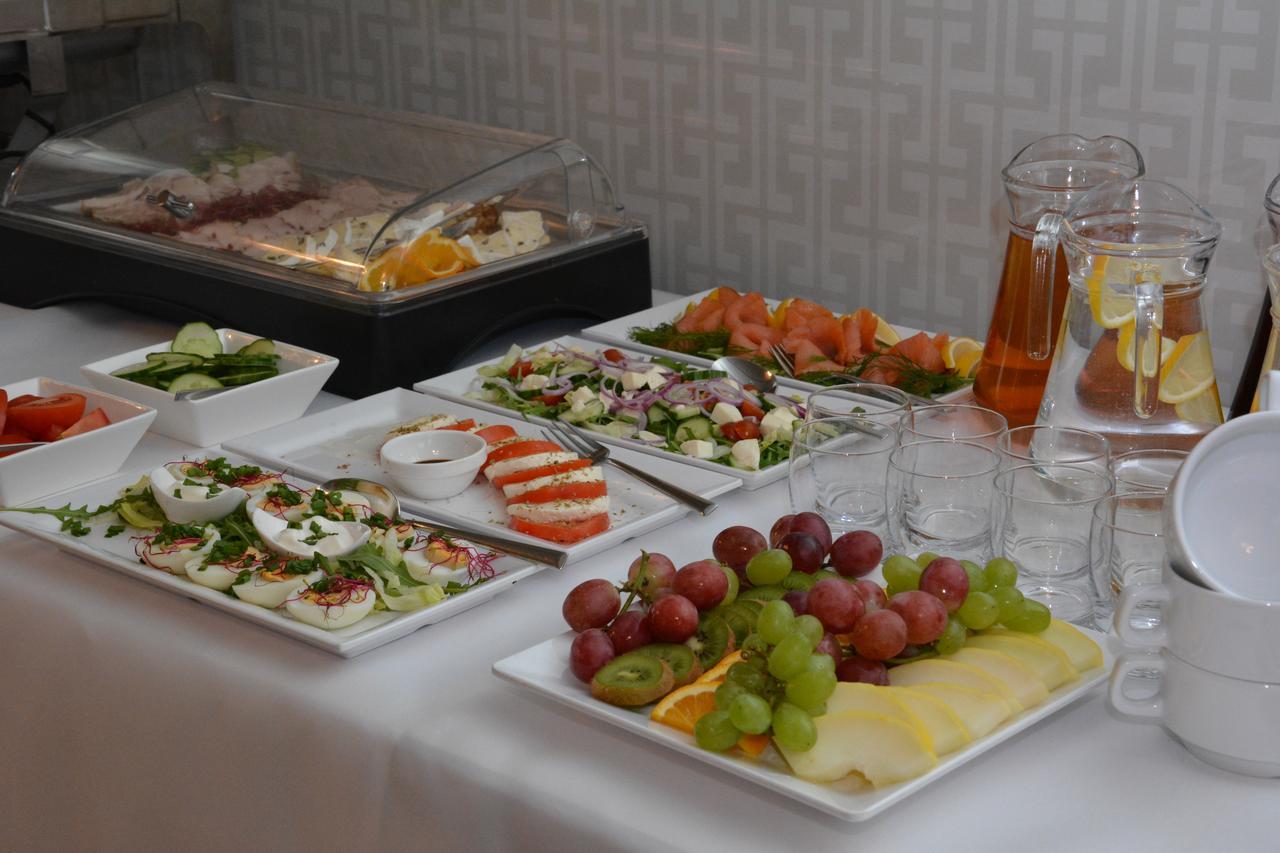 Hotel Karo Ράντομ Εξωτερικό φωτογραφία