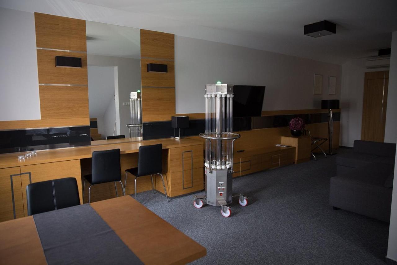 Hotel Karo Ράντομ Εξωτερικό φωτογραφία